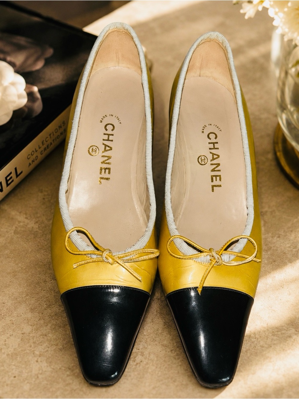 CHANEL Vintage Two-Tone Black & Gold Cap-Toe Kitten Heel Pumps – Size 40